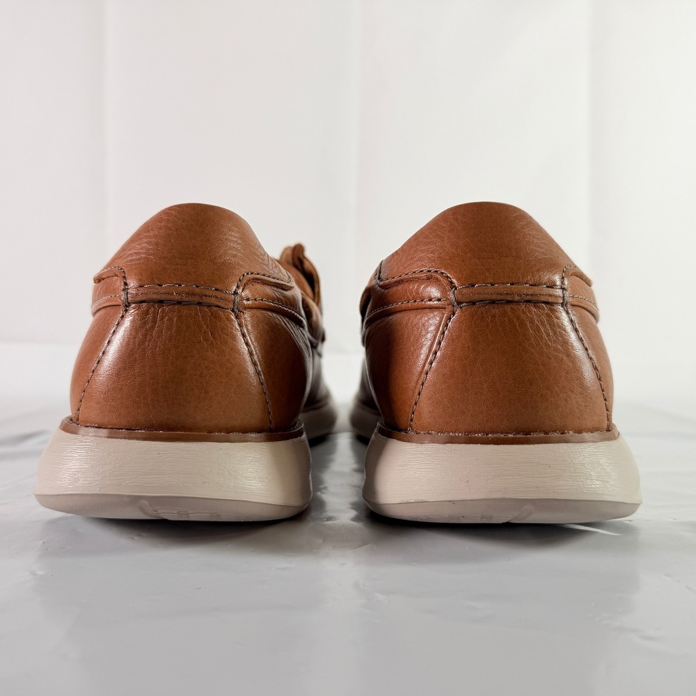 Classic Men's Tan Leather Boat Shoes with Cushioned Sole - Picture 2 of 15